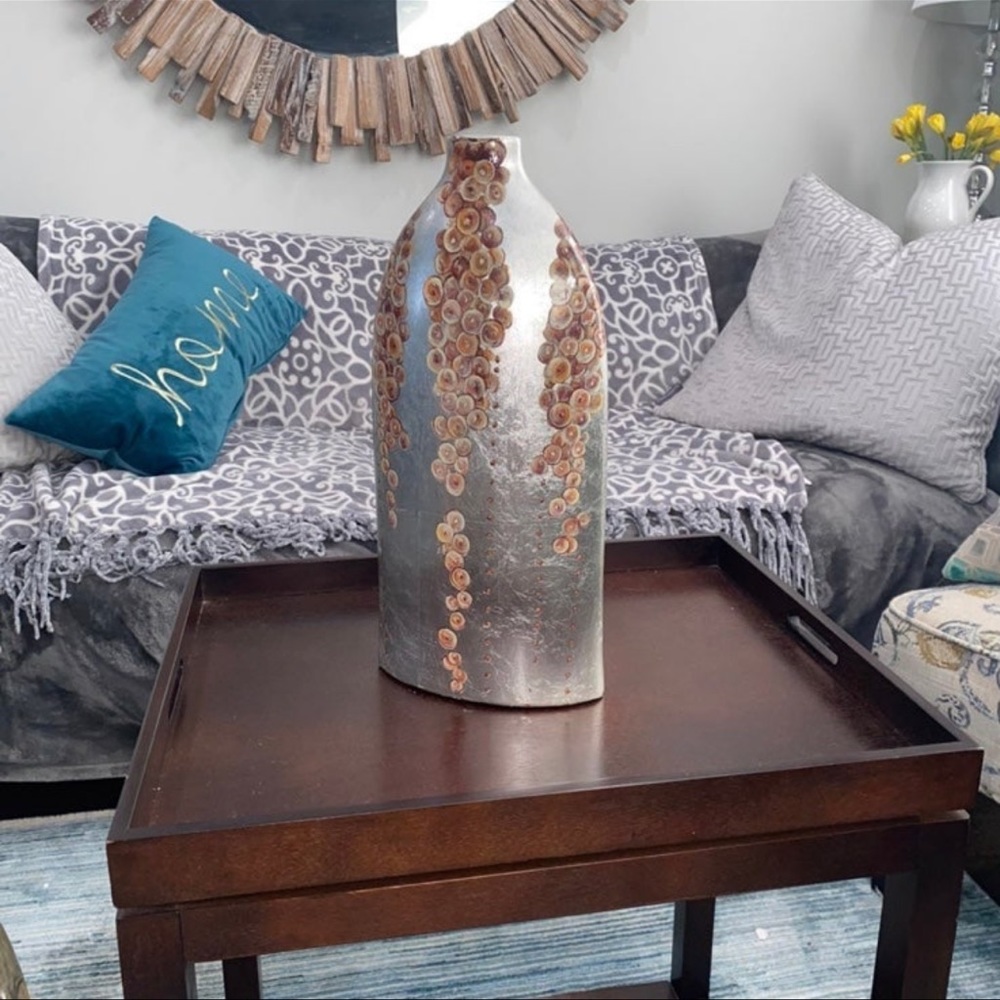 Vase decor - Picture 2 of 5